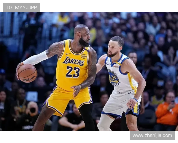 NBA新赛季开幕战焦点:詹姆斯领衔湖人对决勇士,库里展现无限投射威胁 NBA新赛季开幕战焦点:詹姆斯领衔湖人对决勇士,库里展现无限投射威胁