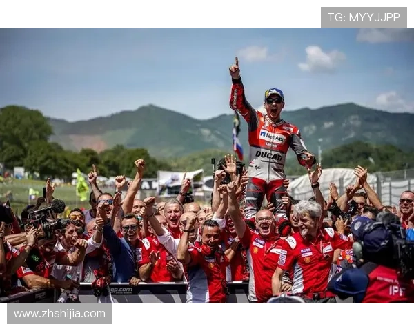 聚焦激战赛场：MotoGP新赛季焦点对决全面升级火爆上演盛况